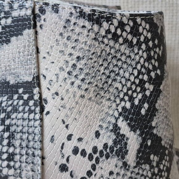 Madden Girl Women Ankle Boots Block Heel Snake Skin Print Zips 7M Cream Gray - Picture 7 of 12